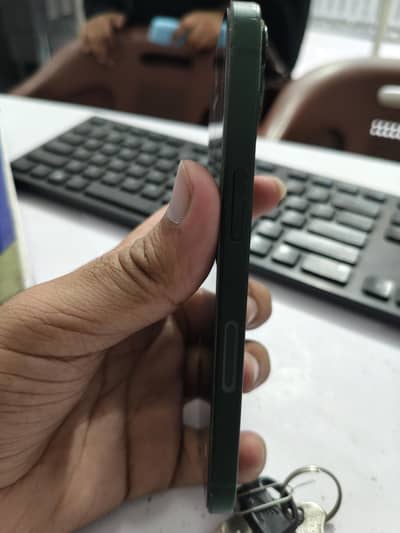 Apple iPhone 13