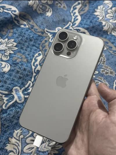 Apple iPhone 15 Pro Max ( 99% battery, 167 Cycles + Box available)