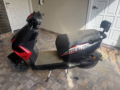 Electric Scooty EVEE S1 Pro 2025