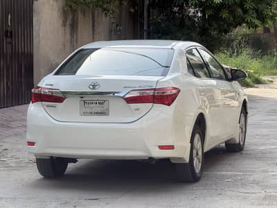 Toyota Corolla Altis Automatic 1.6 2015