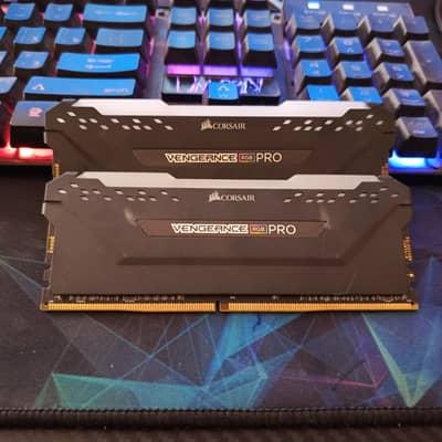 Corsair Vengeance PRO RGB  2x8 16gb 3200 Mhz Ddr4 CL16