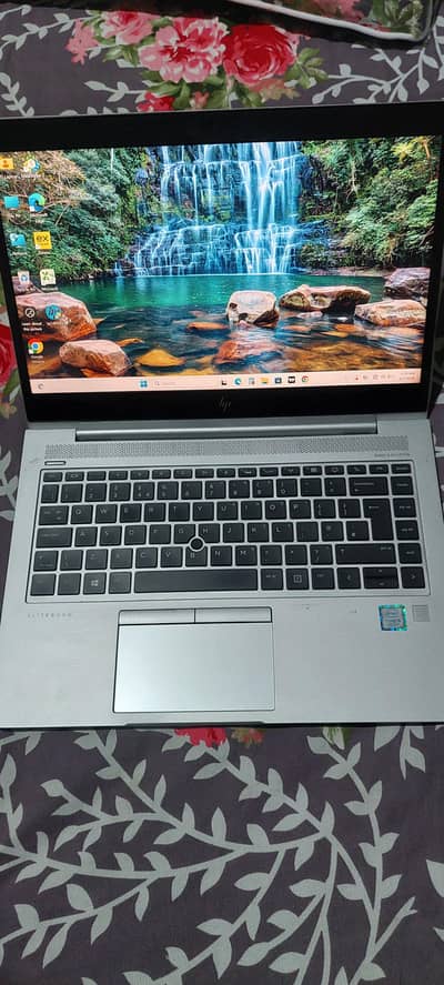 HP ELITE BOOK 840 G5 NEW LOGO