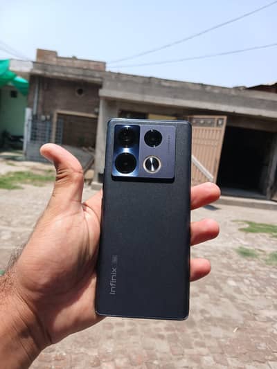 note 40 pro 5g wala