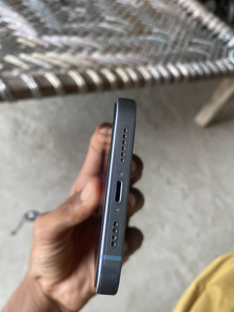 Apple iPhone 14 plus 3