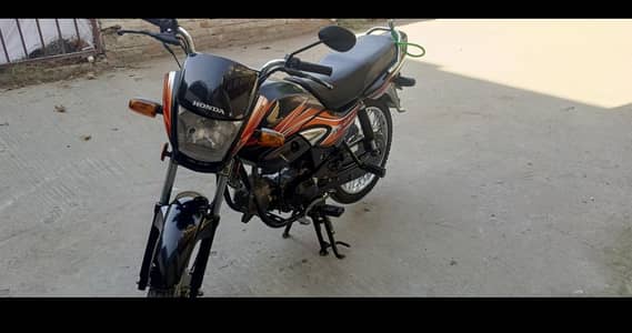 Honda Pridor 100cc Driven by Army Officer
