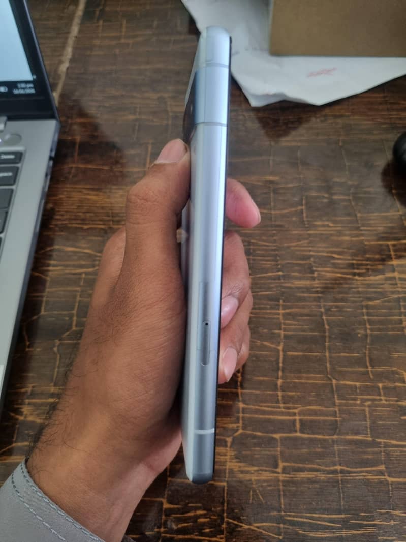 Google Pixel 7a 2