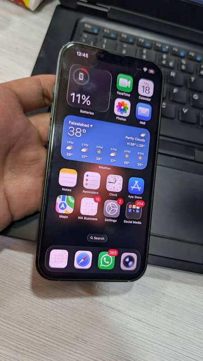 Apple iPhone 13
