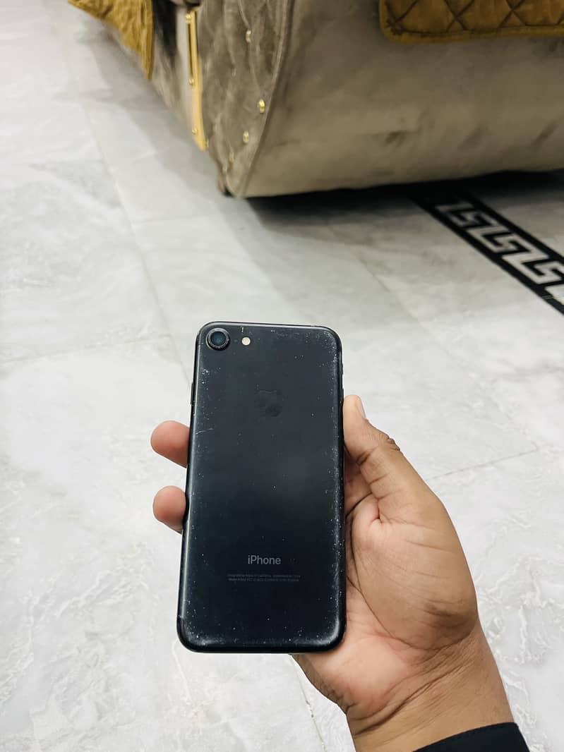 Apple iPhone 7 3