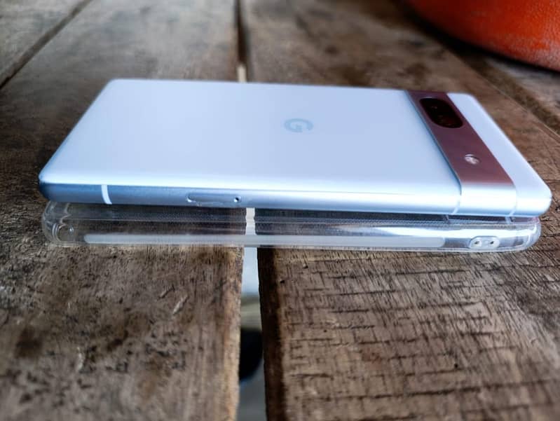 Google Pixel 7a 2