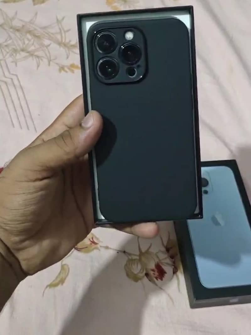 Apple iPhone 13 Pro 0