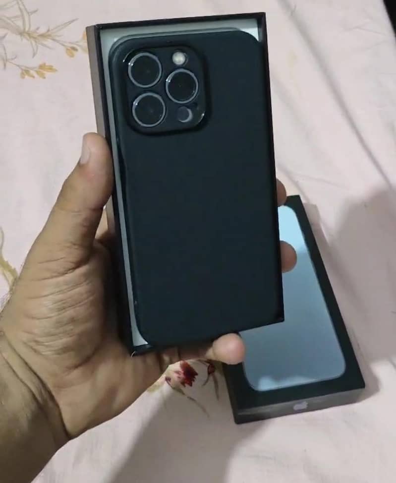 Apple iPhone 13 Pro 2