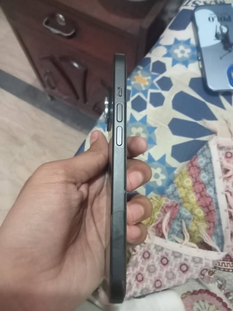 Apple iPhone 15 3
