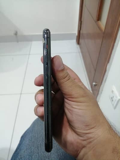 Apple iPhone 11 Pro Factory Unlock with box