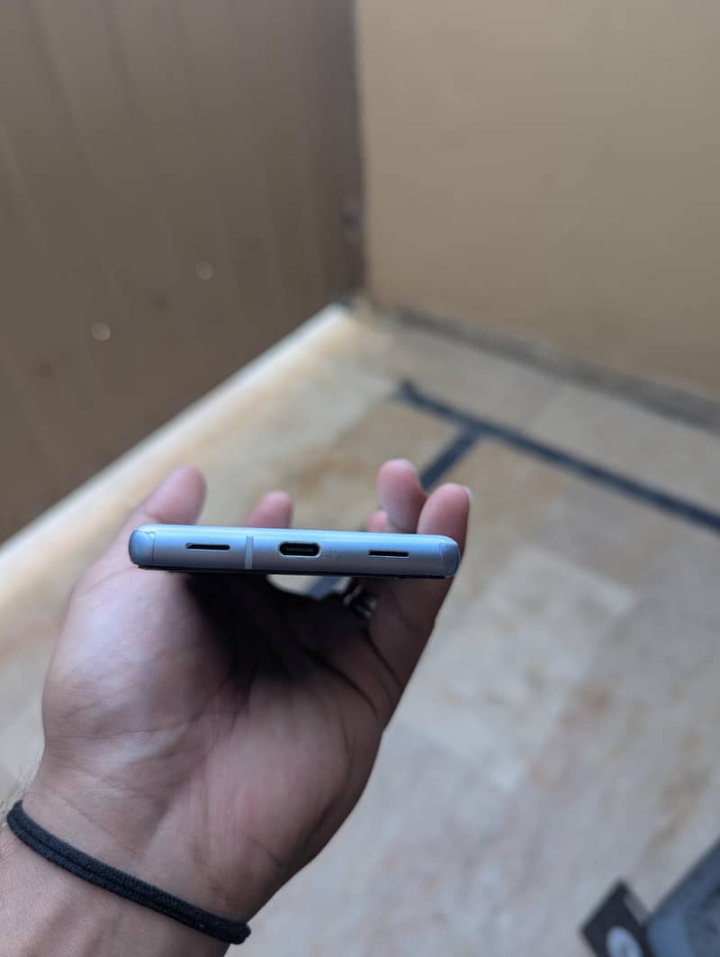 Google Pixel 7a 5