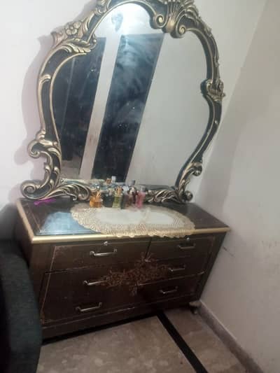 dressing table