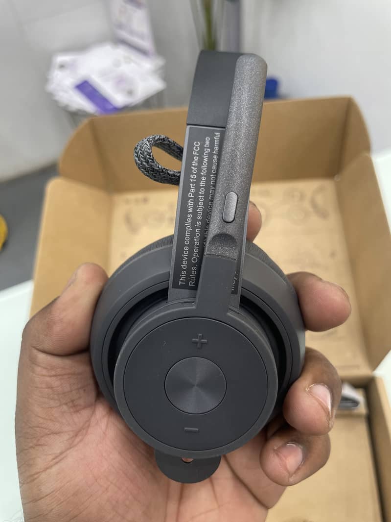 Logitech Zone Wireless Headset 7