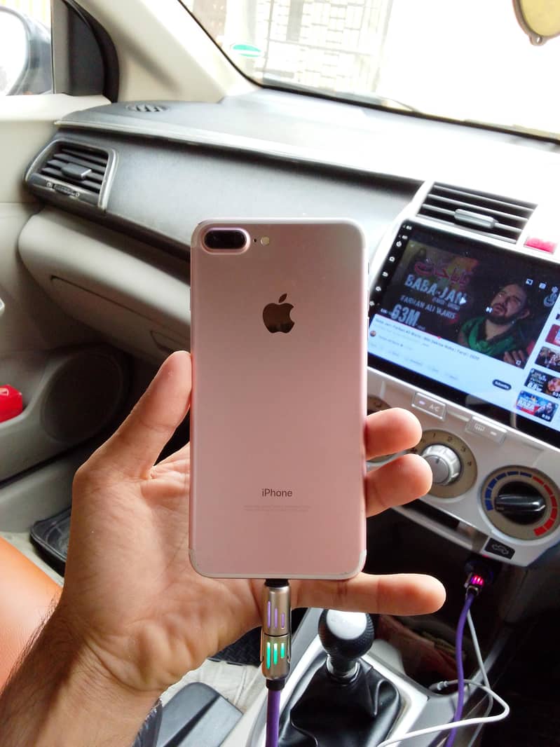 Apple iPhone 7 Plus 0