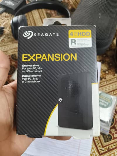 Seagate hard drive 4 TB box pak