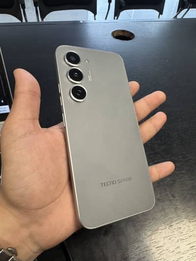 Tecno spark 40 pro 8/256