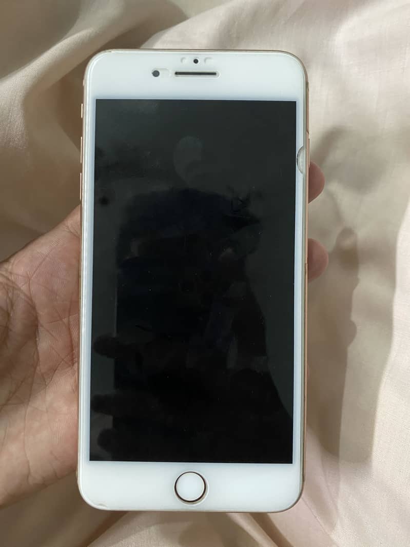 Apple iPhone 8 Plus 0