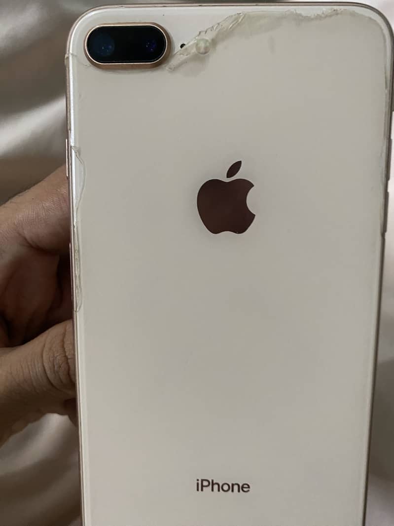 Apple iPhone 8 Plus 4