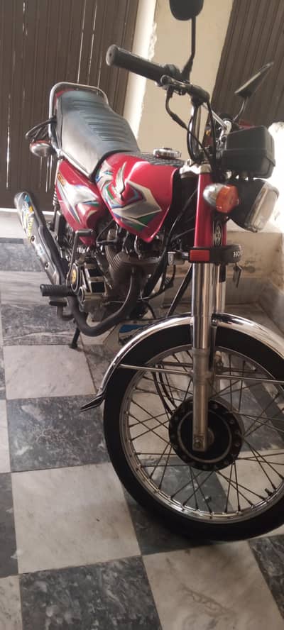 Honda 125 Model 2023/2024 first ownr on my name