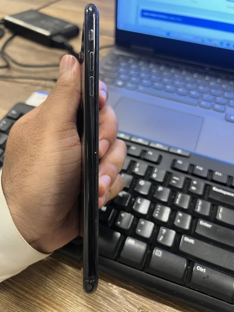 Apple iPhone 7 Plus 4