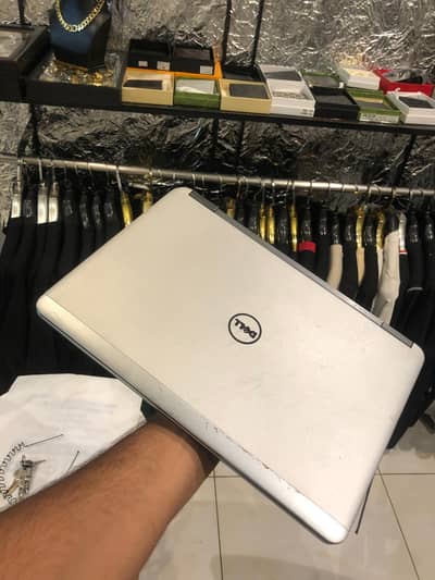 Dell Latitude E7240