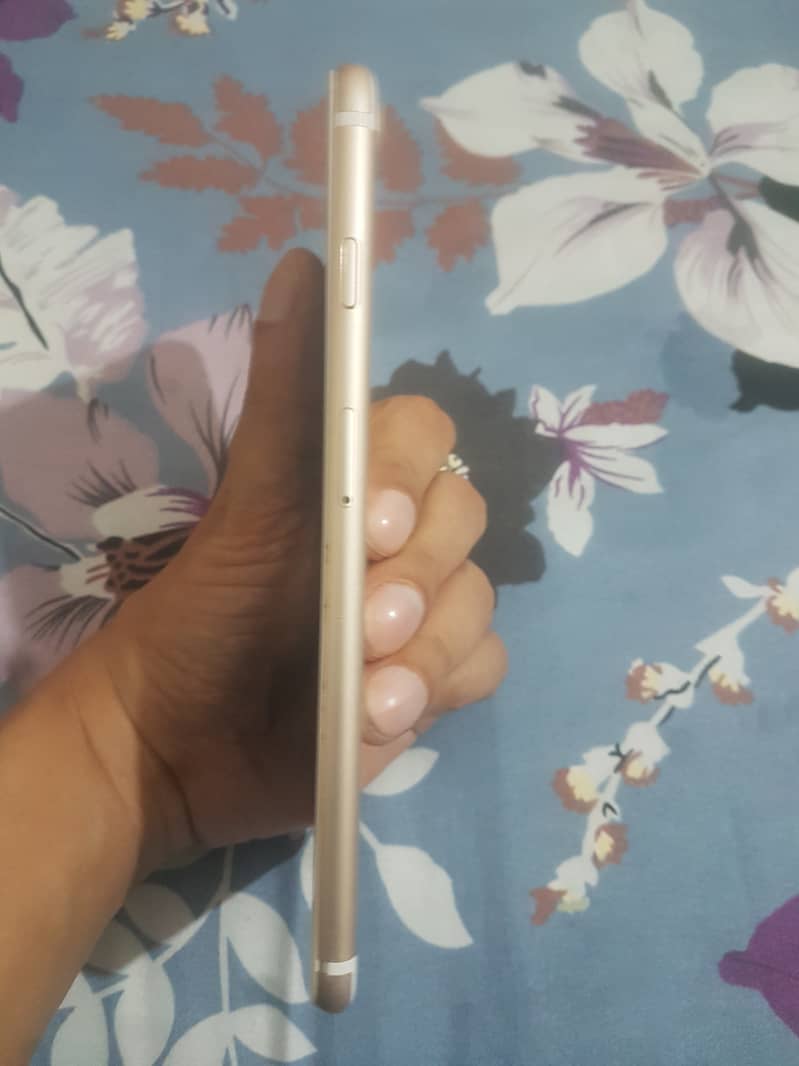 Apple iPhone 7 Plus 1