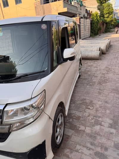 Daihatsu Tanto 2013