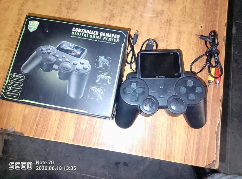 gaming controller with display 0