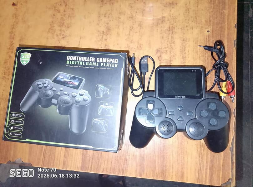 gaming controller with display 1