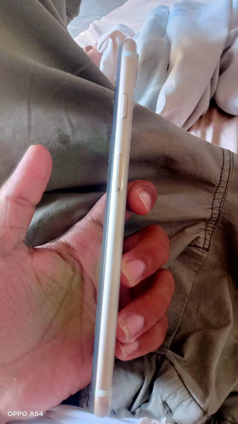 Apple iPhone 7 Plus 1