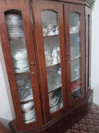 showcase divider