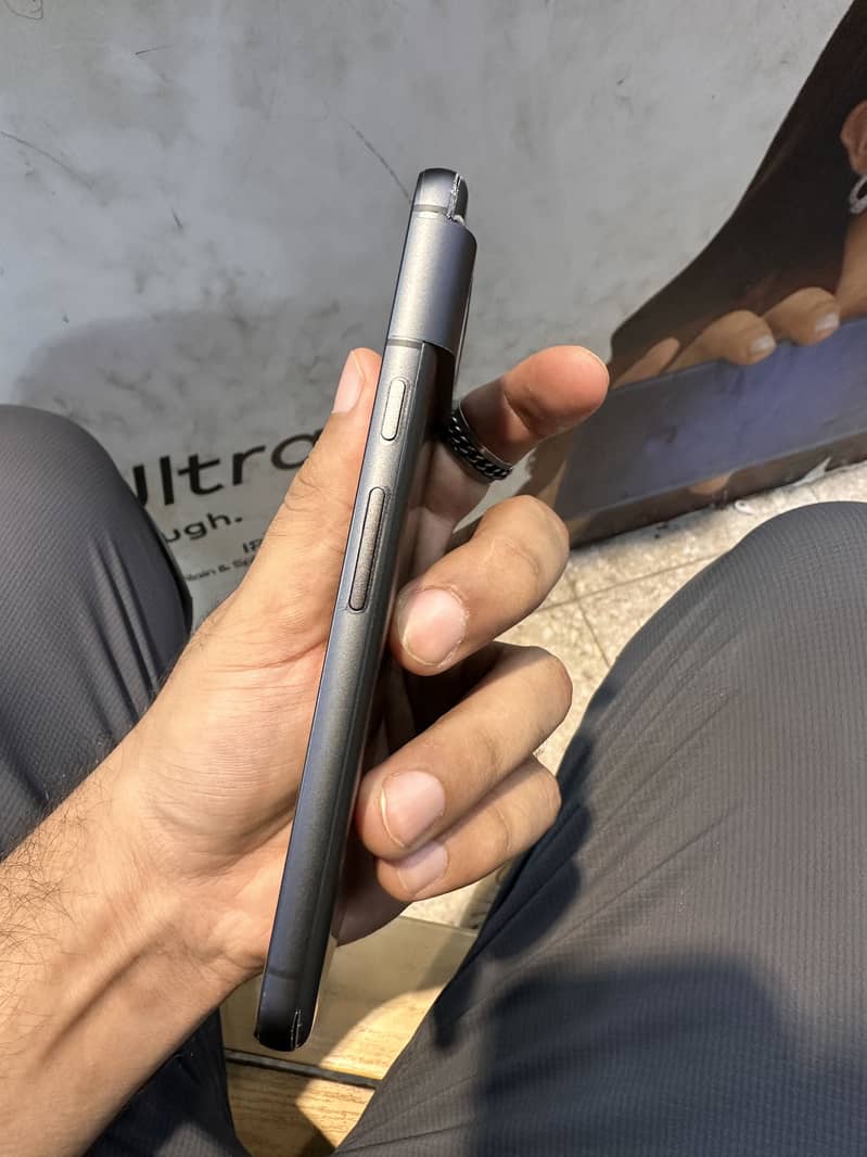 Google Pixel 8 4