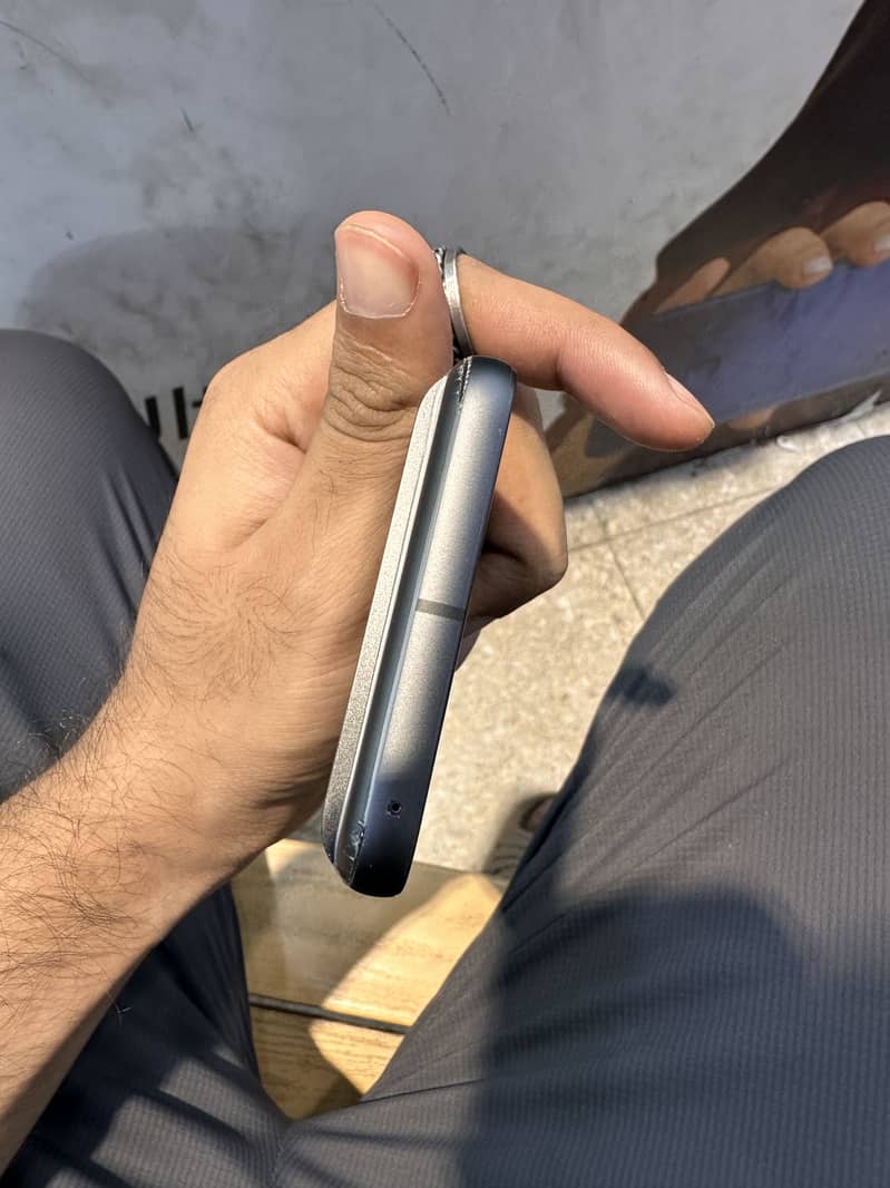 Google Pixel 8 5