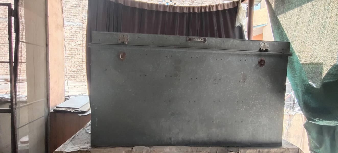 storage trunk 0