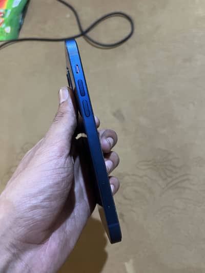 Apple iPhone 12