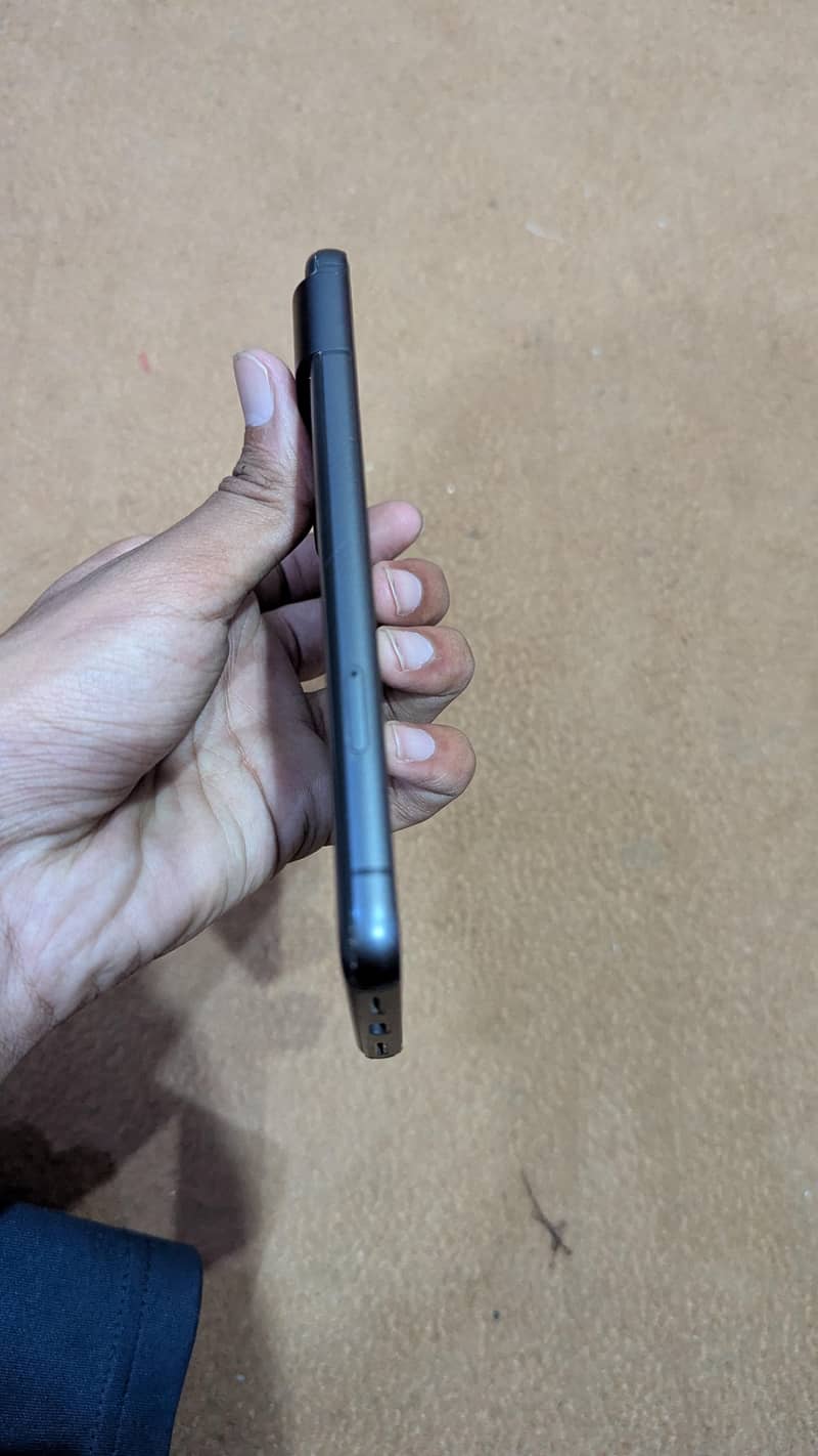 Google Pixel 8 4