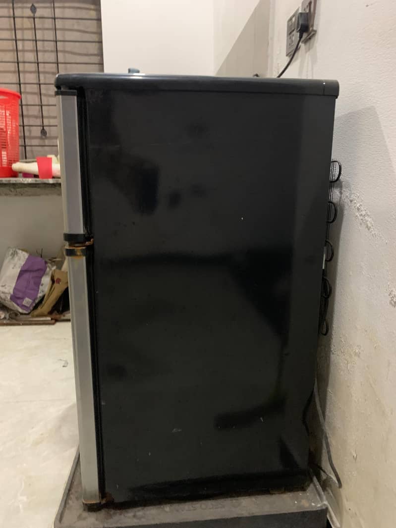 Refrigerator 0