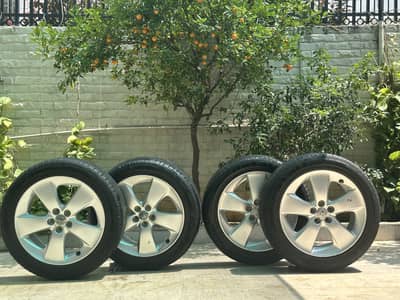 Toyota prius 1.8 Japani Rims&Tyres