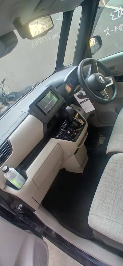 Nissan Roox 2025