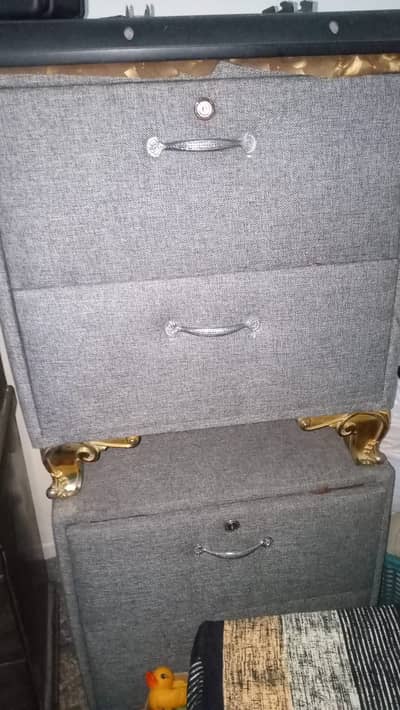 Bed with sides table