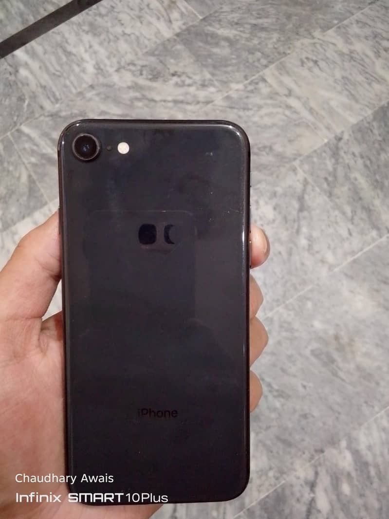 Apple iPhone 8 1