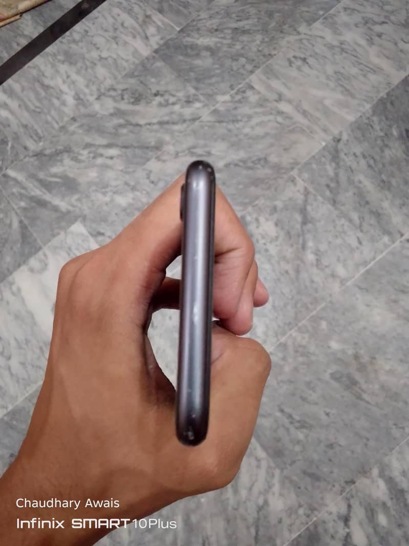 Apple iPhone 8 4