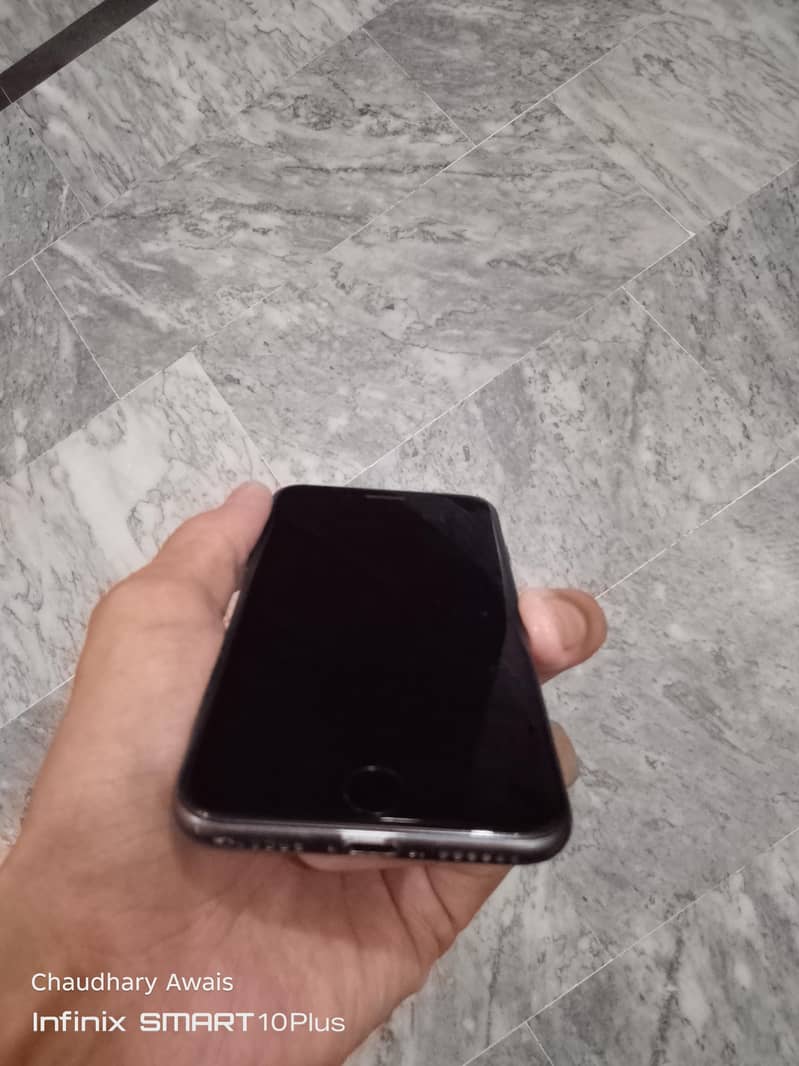 Apple iPhone 8 7
