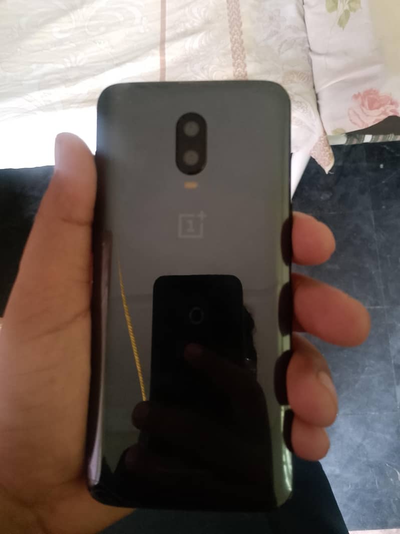 One Plus 6T 1