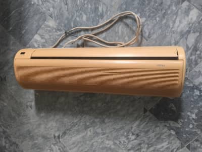 Haier 1.5 Ton Split AC Model HUS-18CK03. Indoor and outdoor Ok Com