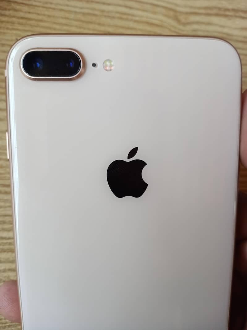 Apple iPhone 8 Plus 2
