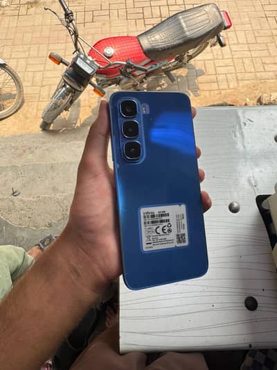 Infinix hot 60i (6/128)